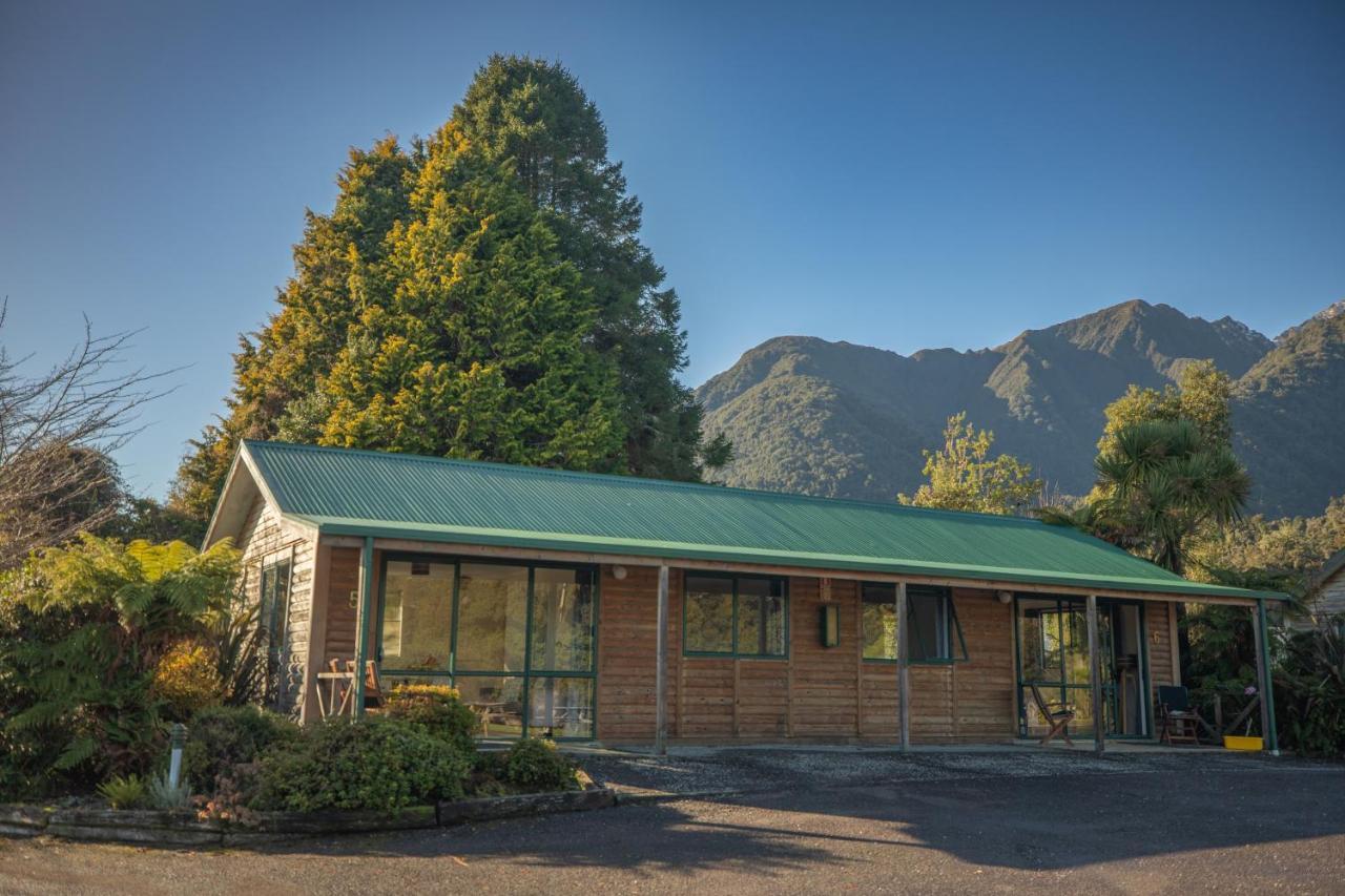 Rainforest Motel Fox Glacier Exterior photo