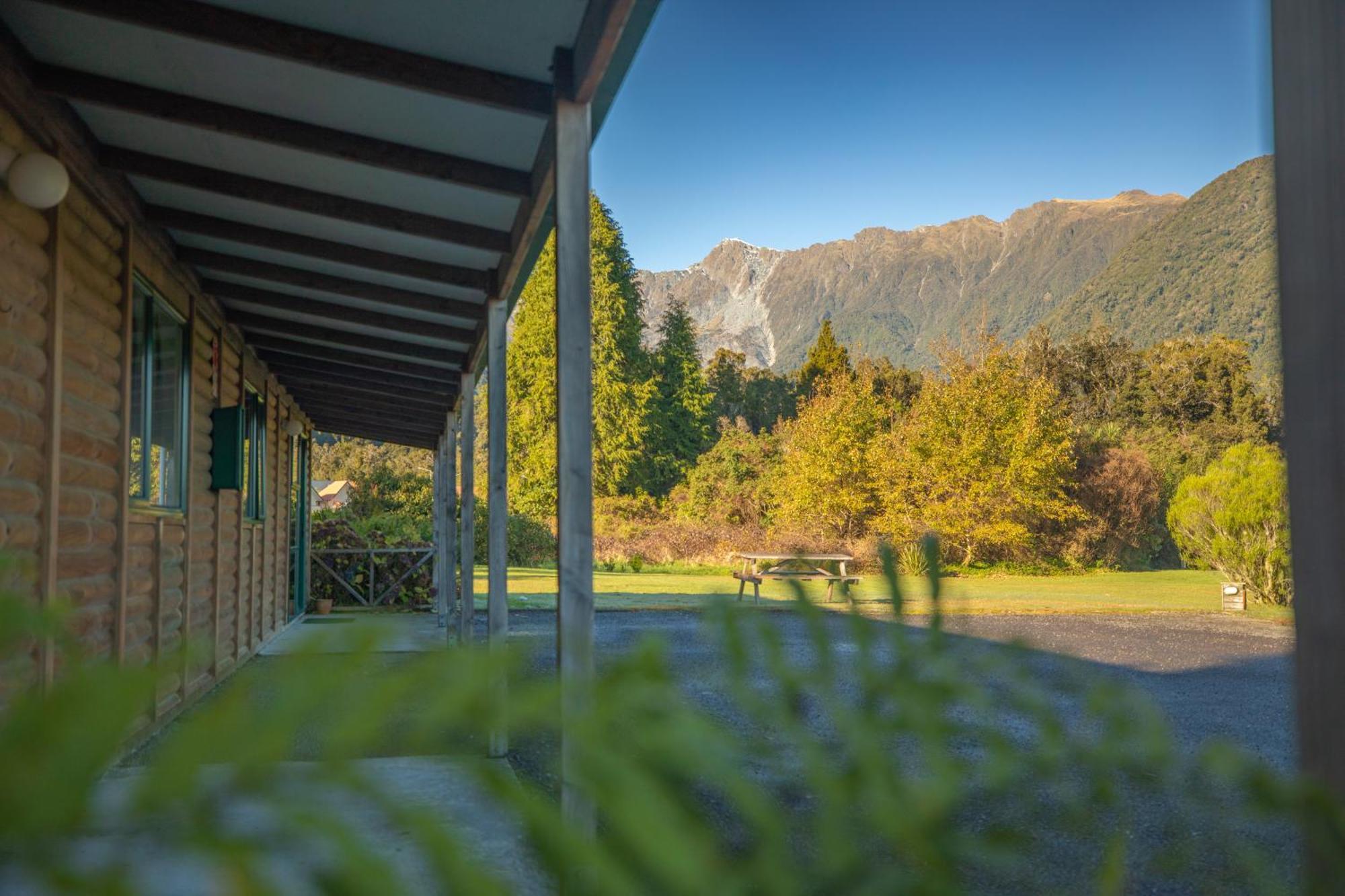 Rainforest Motel Fox Glacier Exterior photo