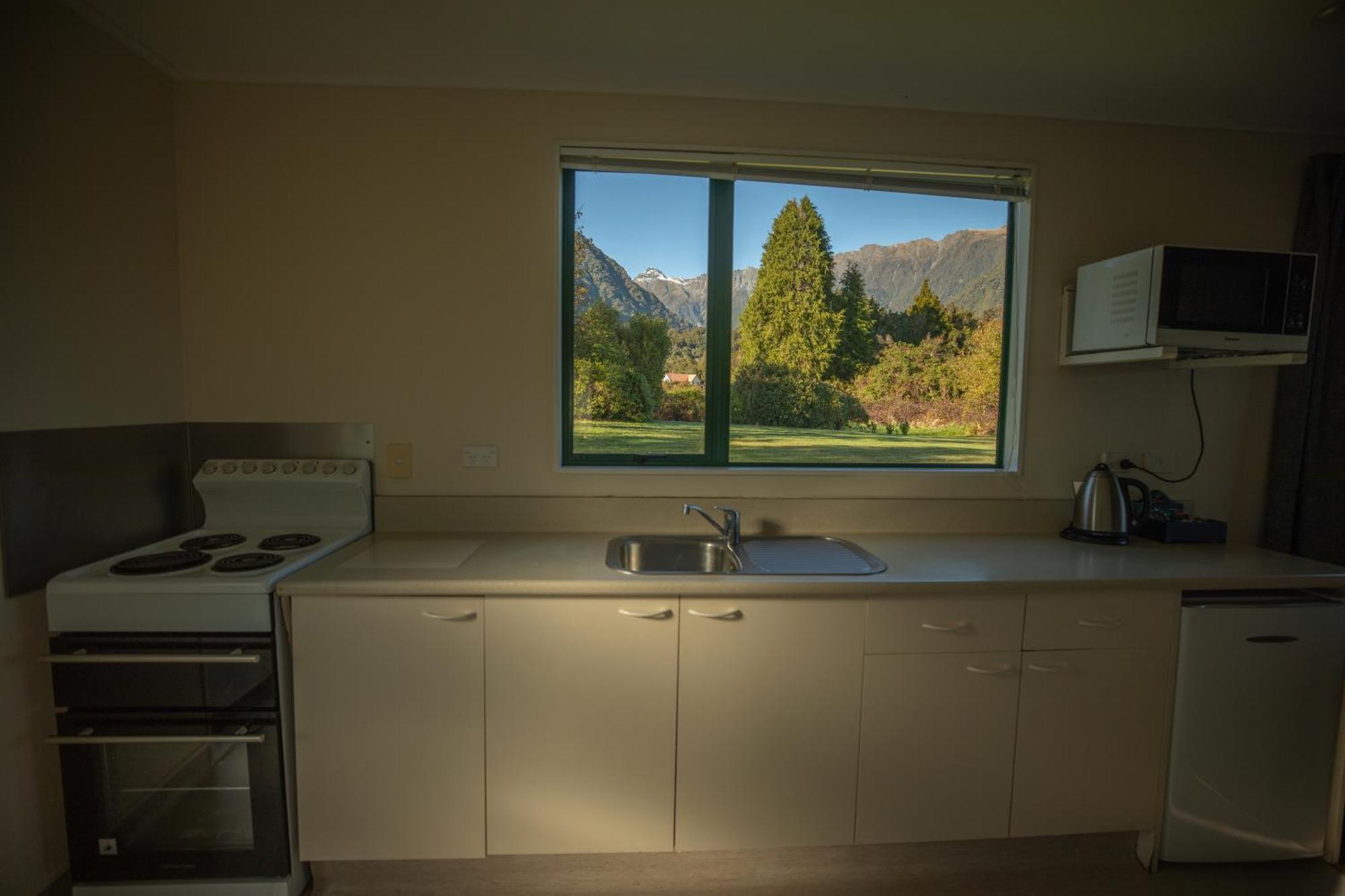 Rainforest Motel Fox Glacier Room photo